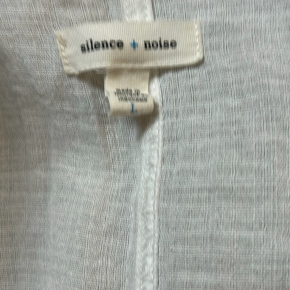 Urban Outfitters Silence & Noise Carson
Plunge-Front White Top - Picture 8 of 10